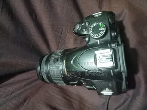 Nikon D3200 DSLR ক্যামেরা বিক্রি করা হবে।