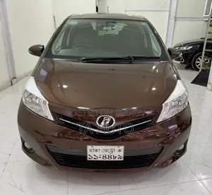 Toyota Vitz 1.0 Front-Wheel Drive 5-Door 2012 Brown