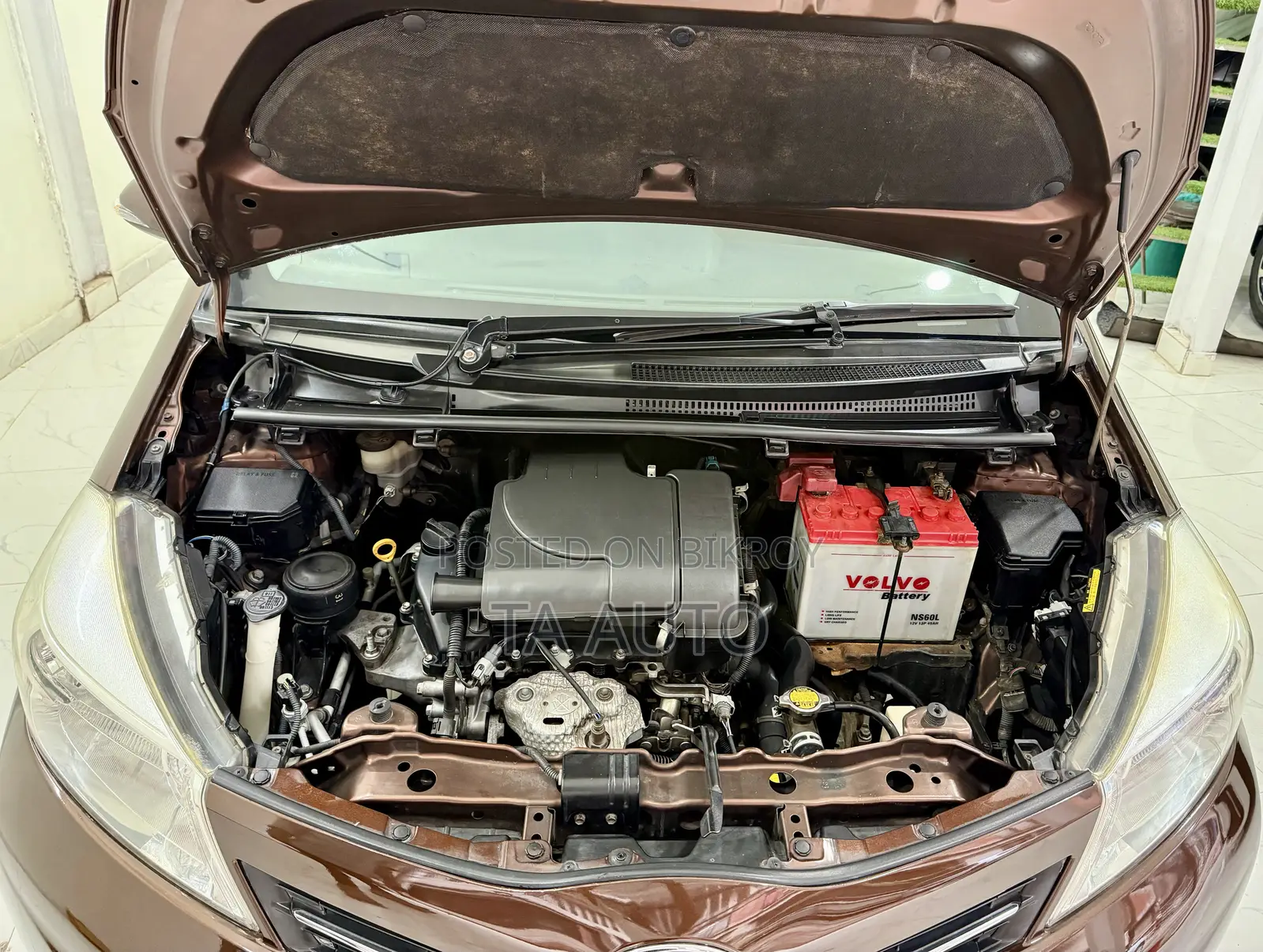 Toyota Vitz 1.0 Front-Wheel Drive 5-Door 2012 Brown