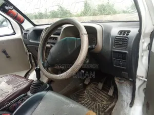 সুজুকি মারুতি ২০১৫ সাদা