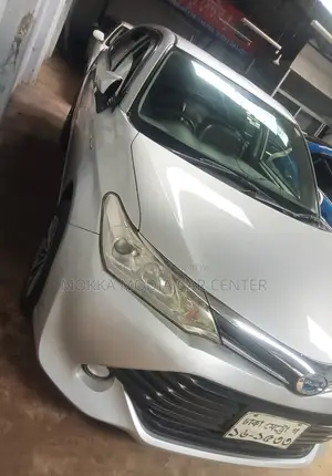 টয়োটা অ্যাক্সিও ২০১৭ সিলভার