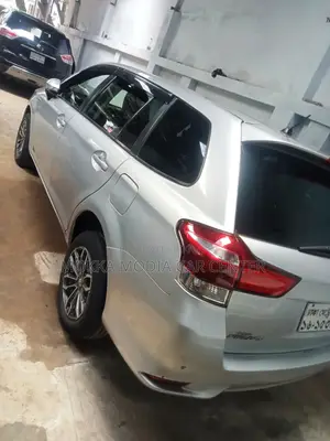 টয়োটা অ্যাক্সিও ২০১৭ সিলভার