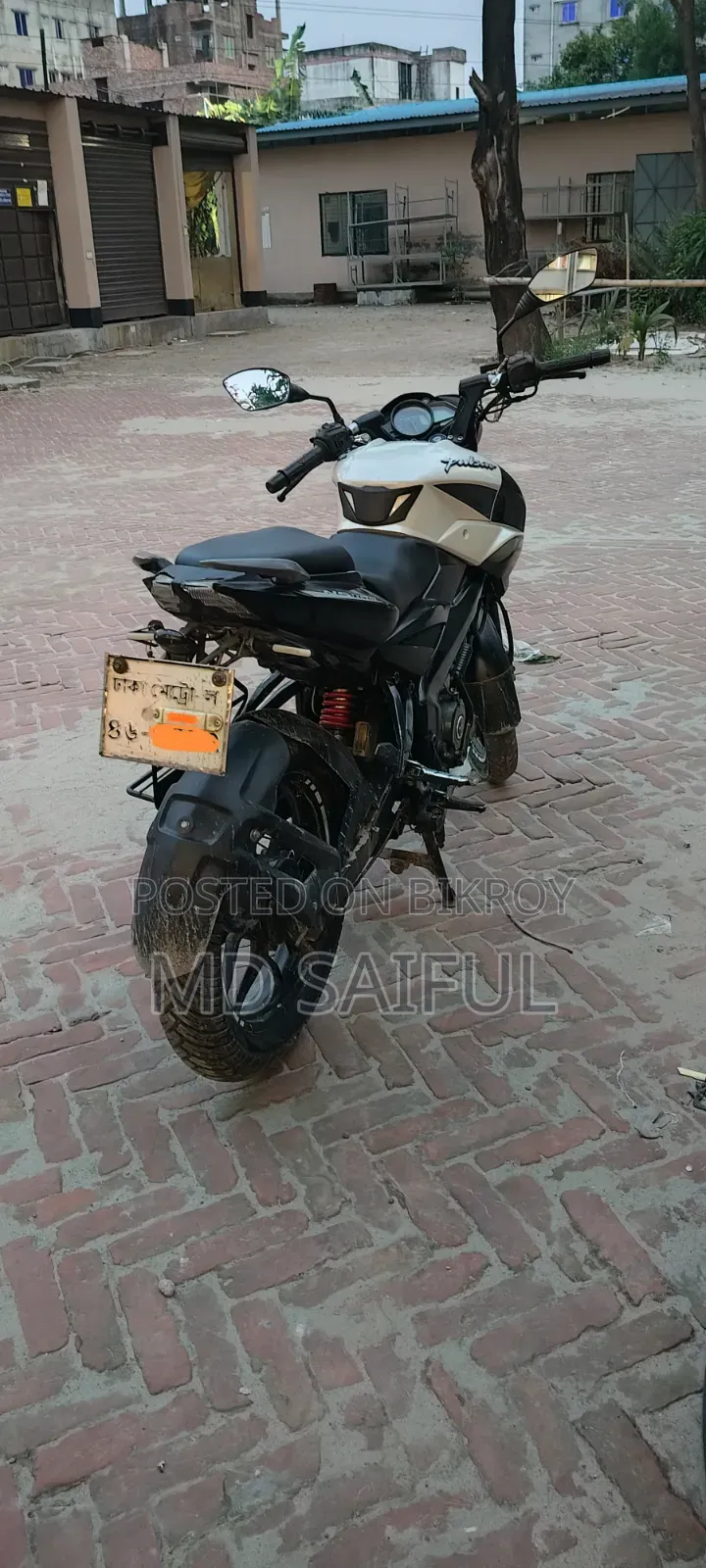 Bajaj Pulsar NS 160 2018 White