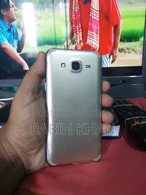 Samsung Galaxy J5 8 GB Gold