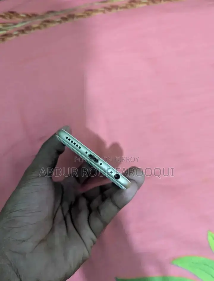 অ্যাপল আইফোন ৬এস ৬৪ জিবি গোল্ড