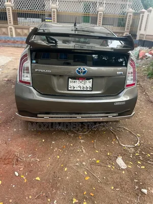 টয়োটা প্রিউস ২০১৪ গ্রে