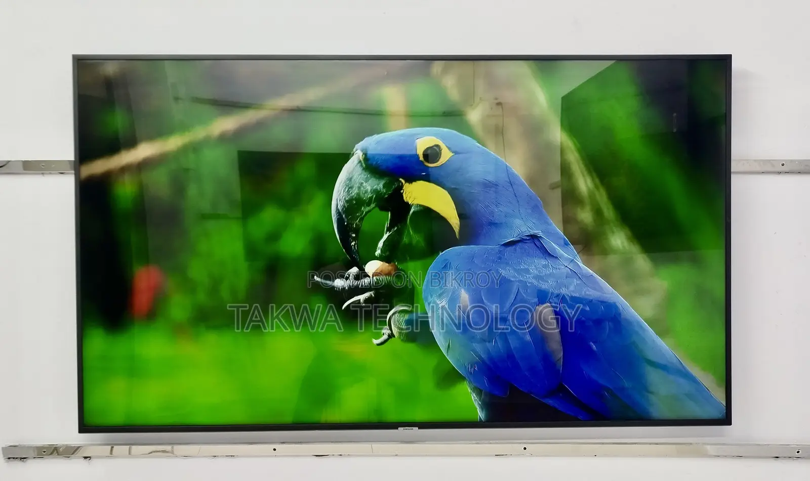 Samaung 65 Inche Smart Ultra UHD Resolution TV