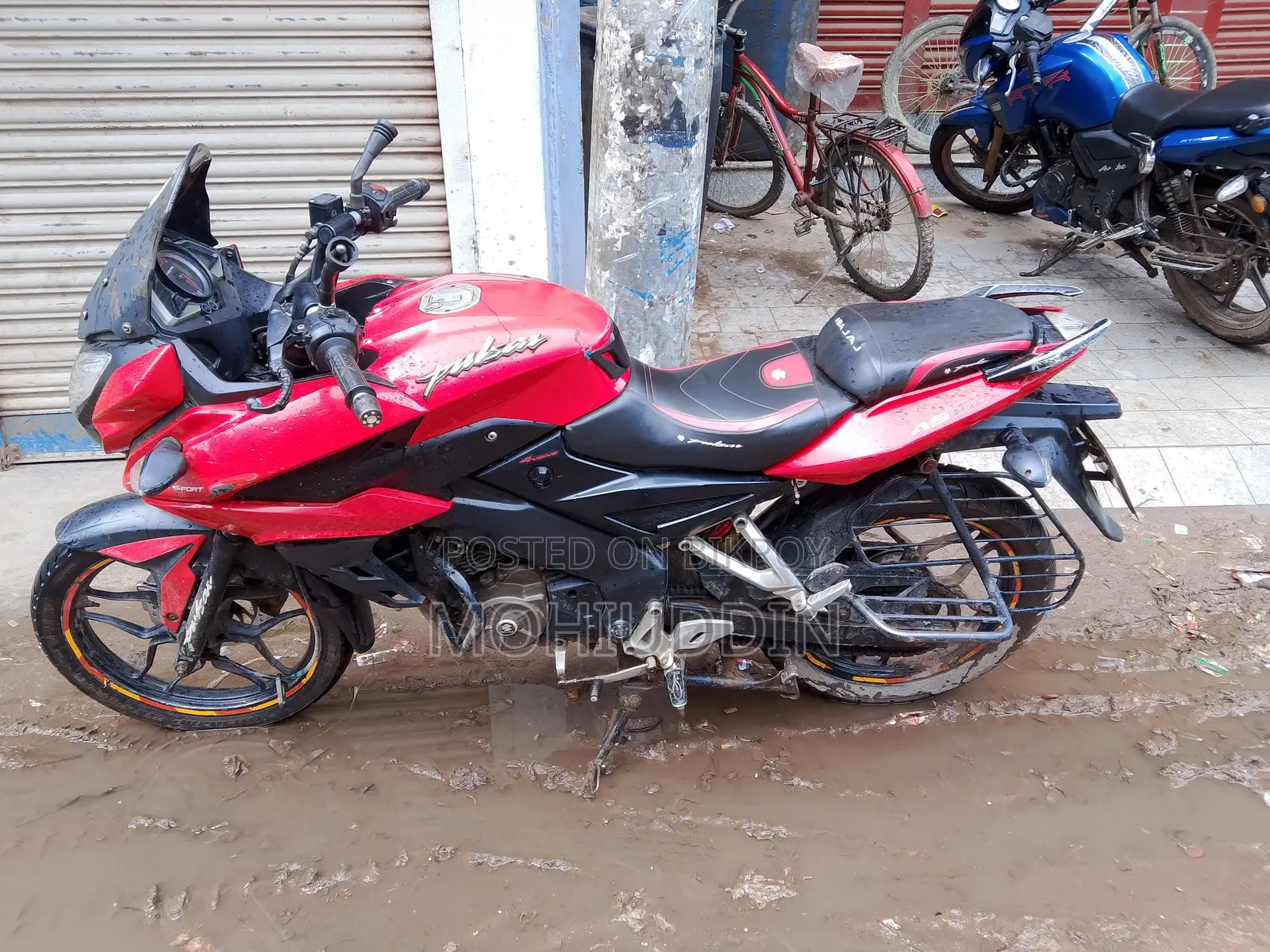 বাজাজ পালসার ১৫০ ২০২১ রেড