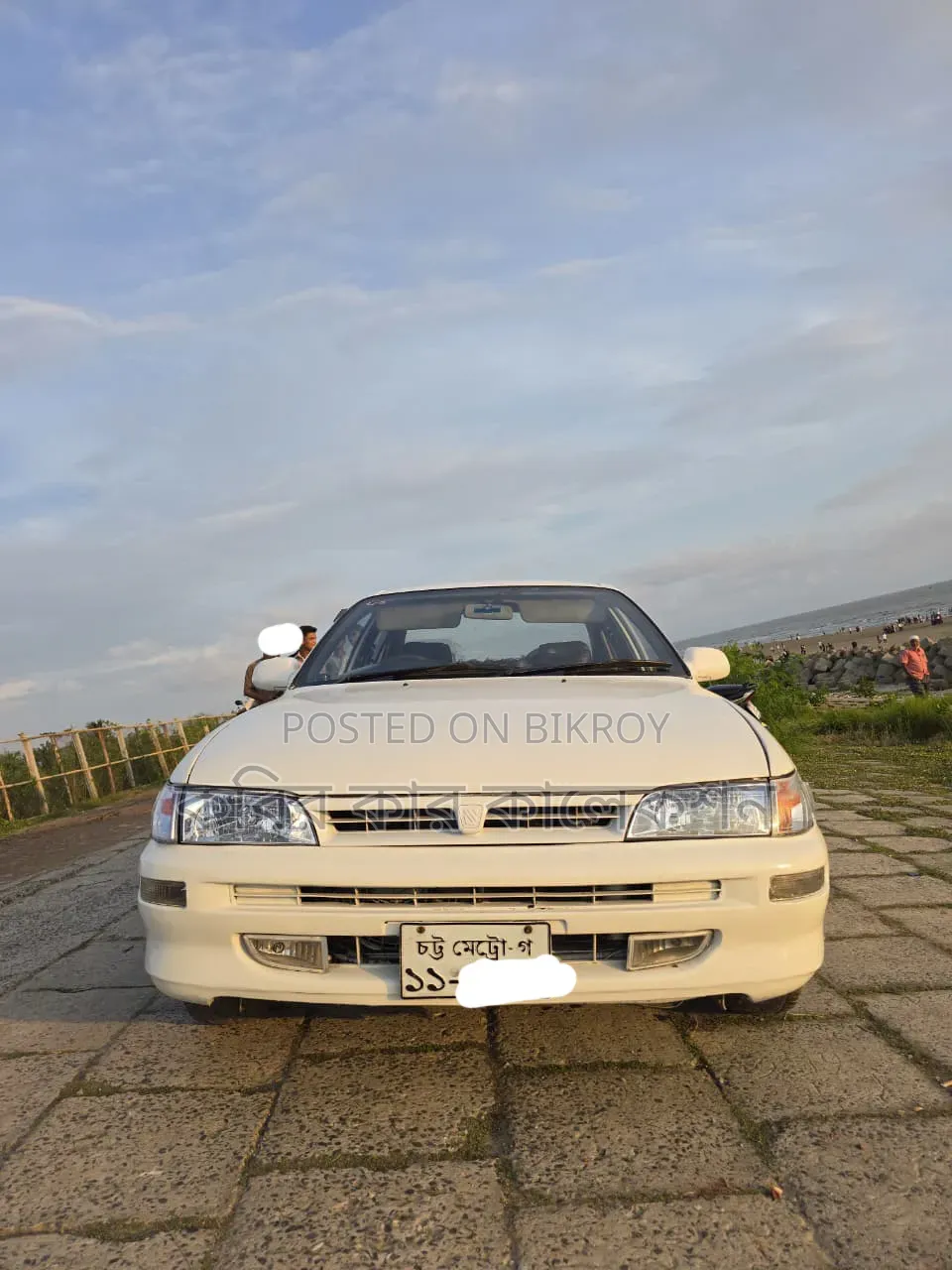 Toyota Corolla 1993 White