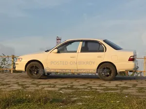 Toyota Corolla 1993 White