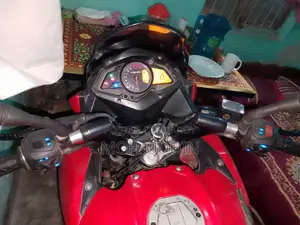 বাজাজ পালসার ১৫০ ২০২১ রেড
