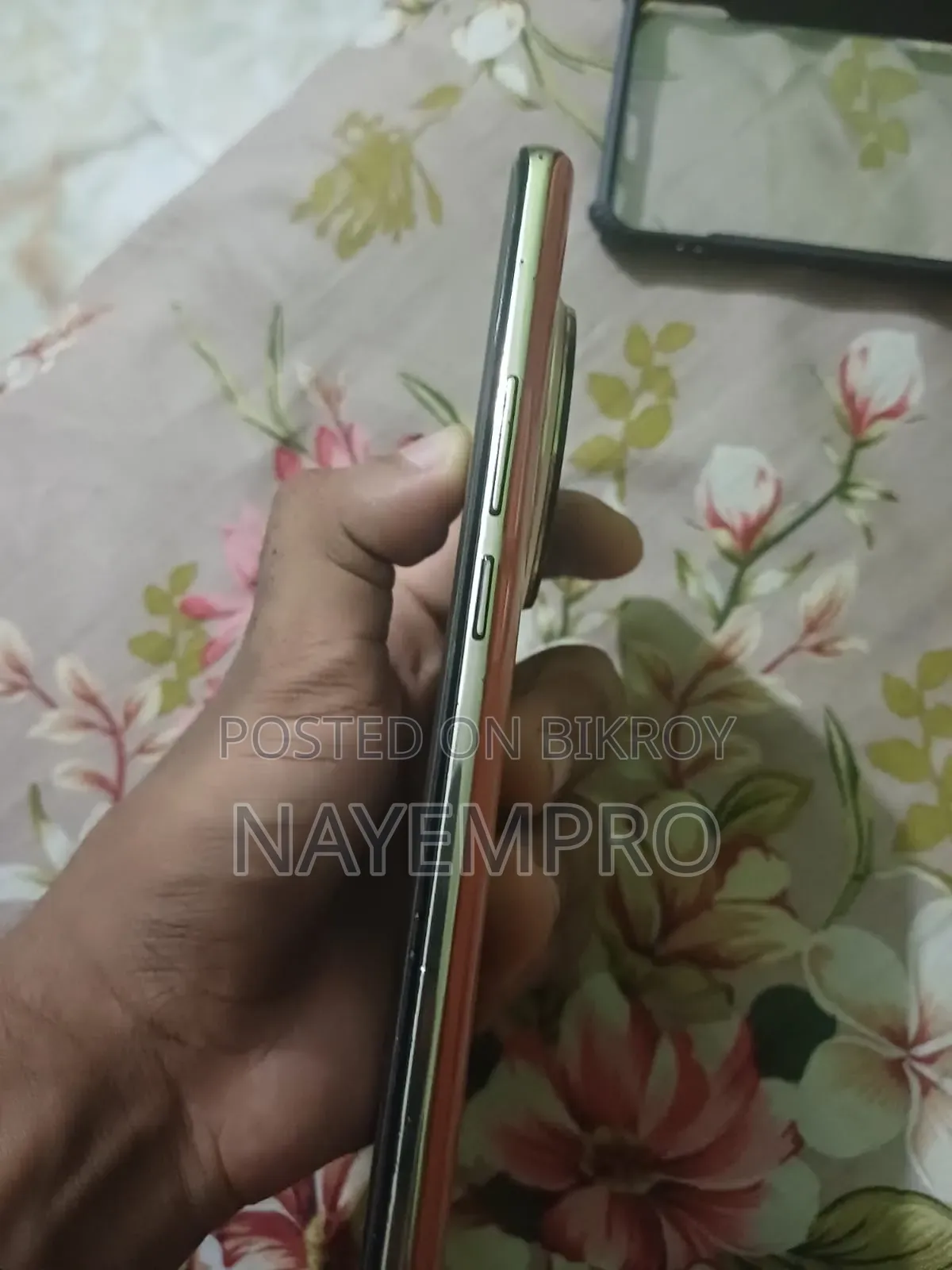 রিয়েলমি ১২ প্রো+ ২৫৬ জিবি রেড
