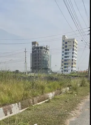 সেক্টর-১৬/জে-তে ৩০ ফুট রাস্তা সংলগ্ন ৩ কাঠা পার্ক সাউথ জমি