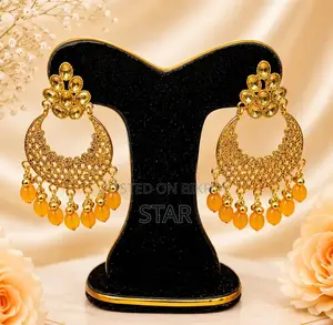 প্রিমিয়াম গোল্ডেন চাঁদবালি কানের দুল
