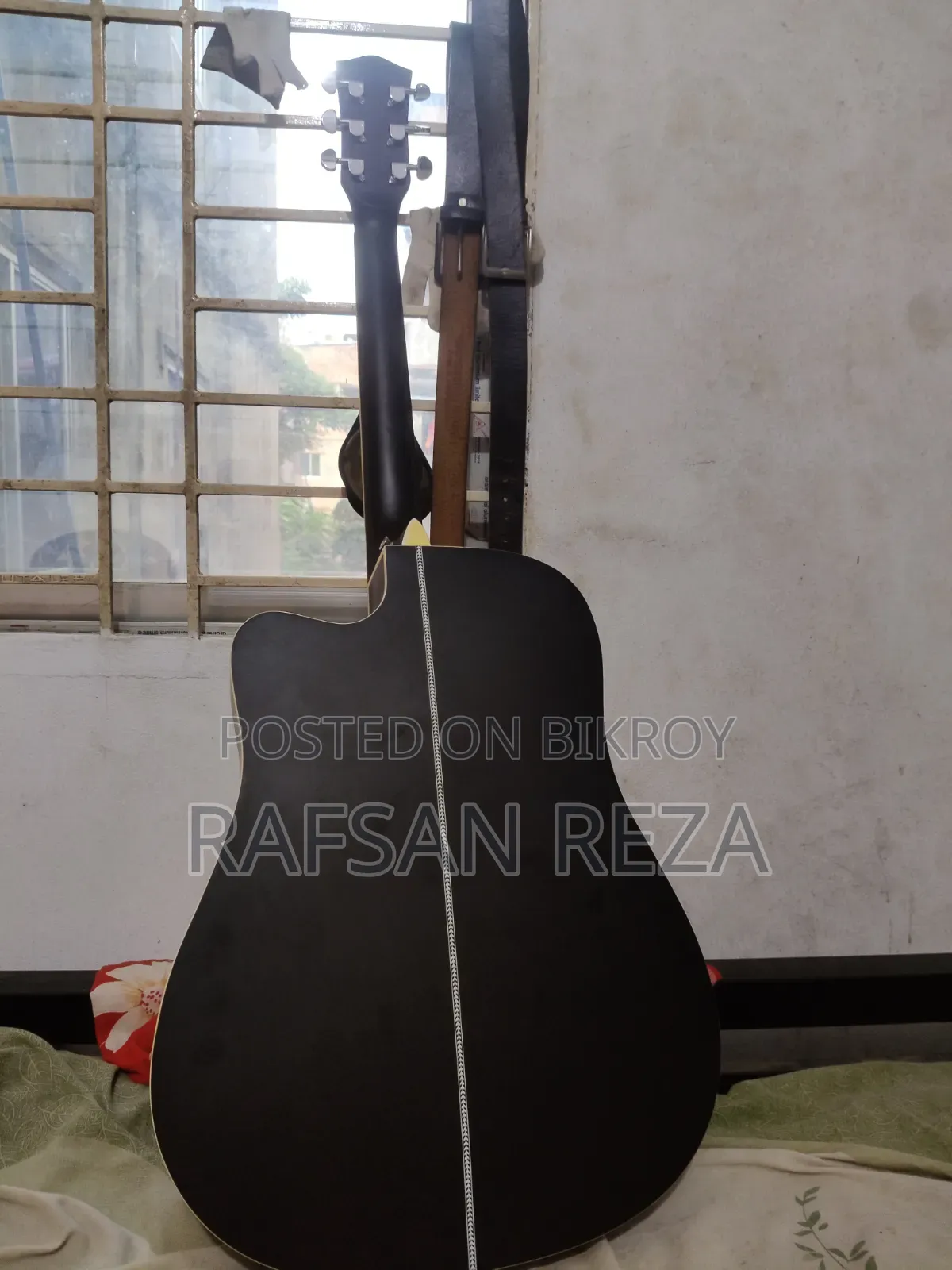 করডে জাম্বো গিটার