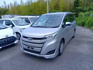 Toyota Noah 2021 Silver