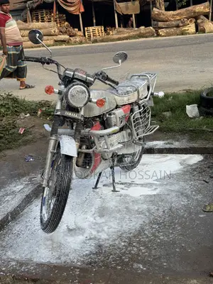 Yamaha 1983 White