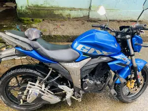 সুজুকি জিক্সার ২০২২ ব্লু