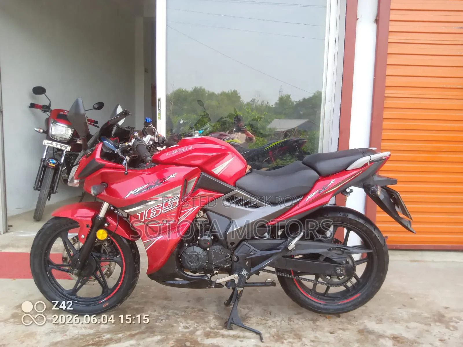 Lifan 2020 Red