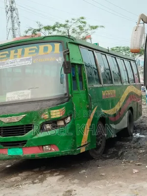 Hino Dutro 2014 Green