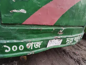 Hino Dutro 2014 Green