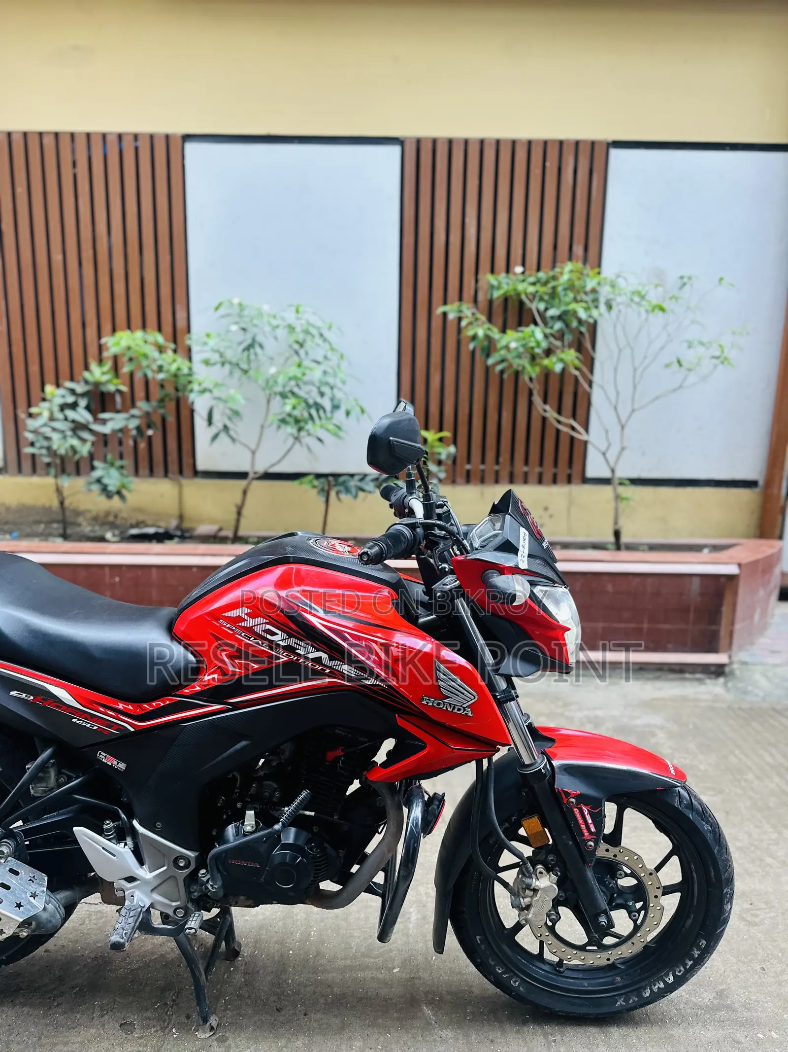 হোন্ডা হর্নেট ২০২০ লাল