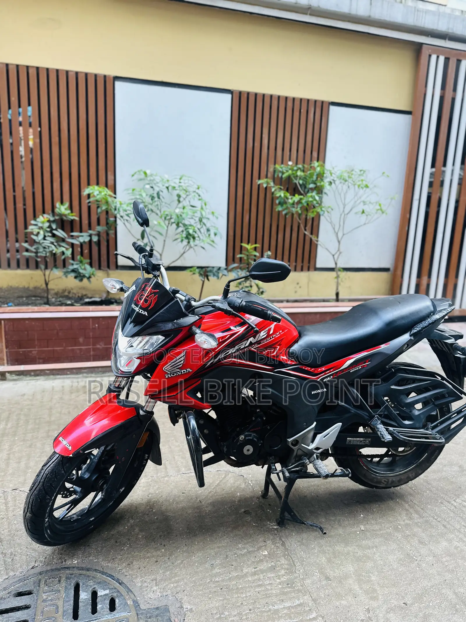 হোন্ডা হর্নেট ২০২০ লাল
