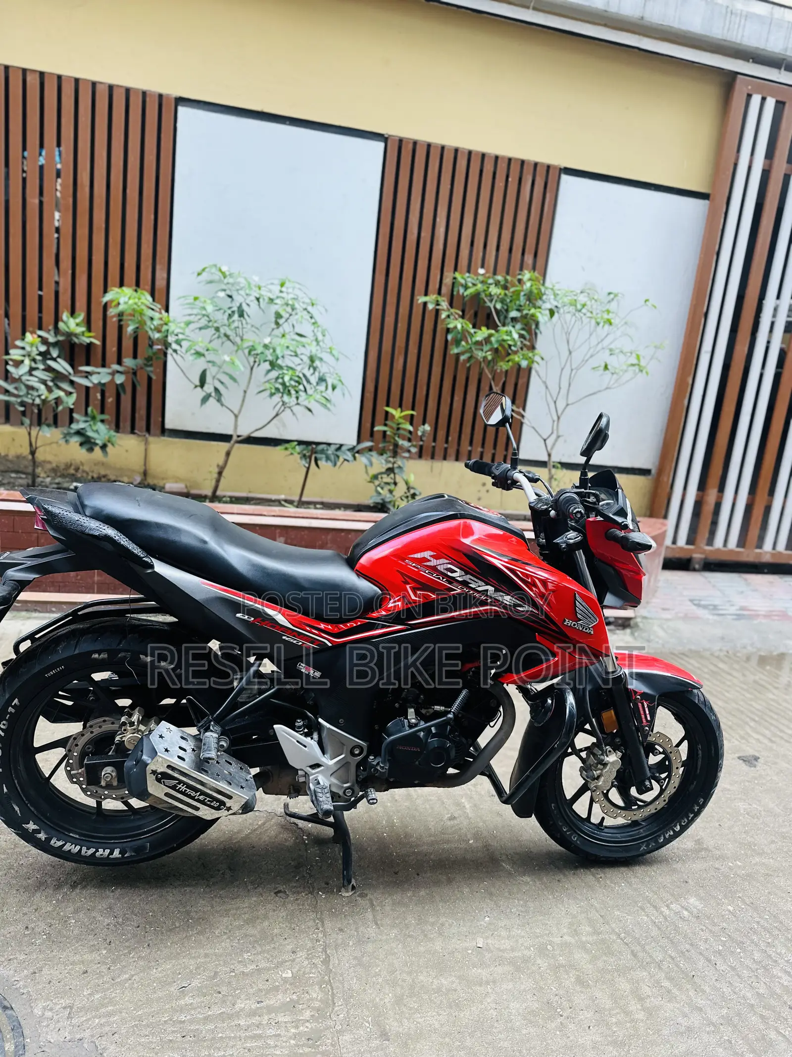 হোন্ডা হর্নেট ২০২০ লাল