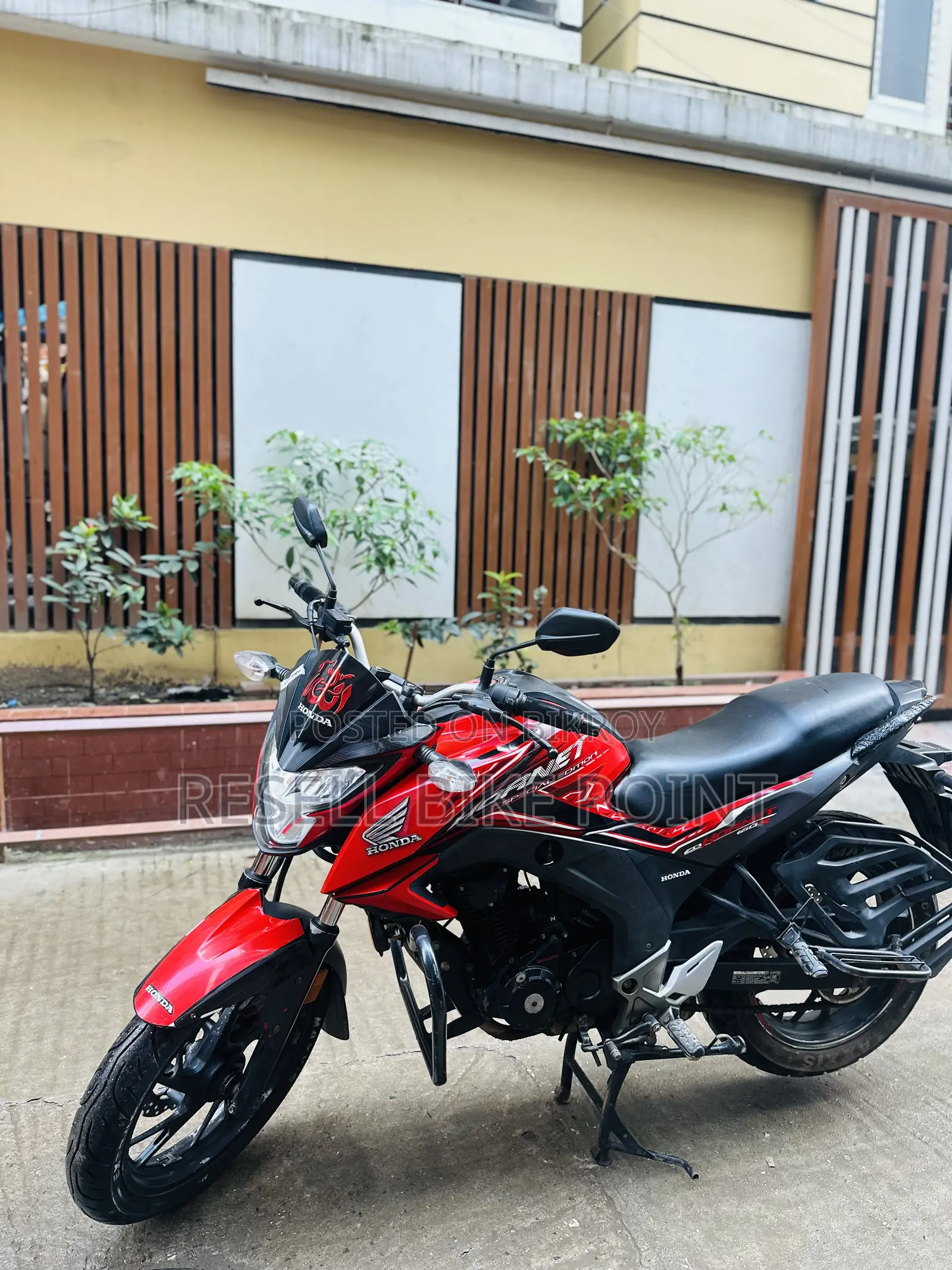 হোন্ডা হর্নেট ২০২০ লাল