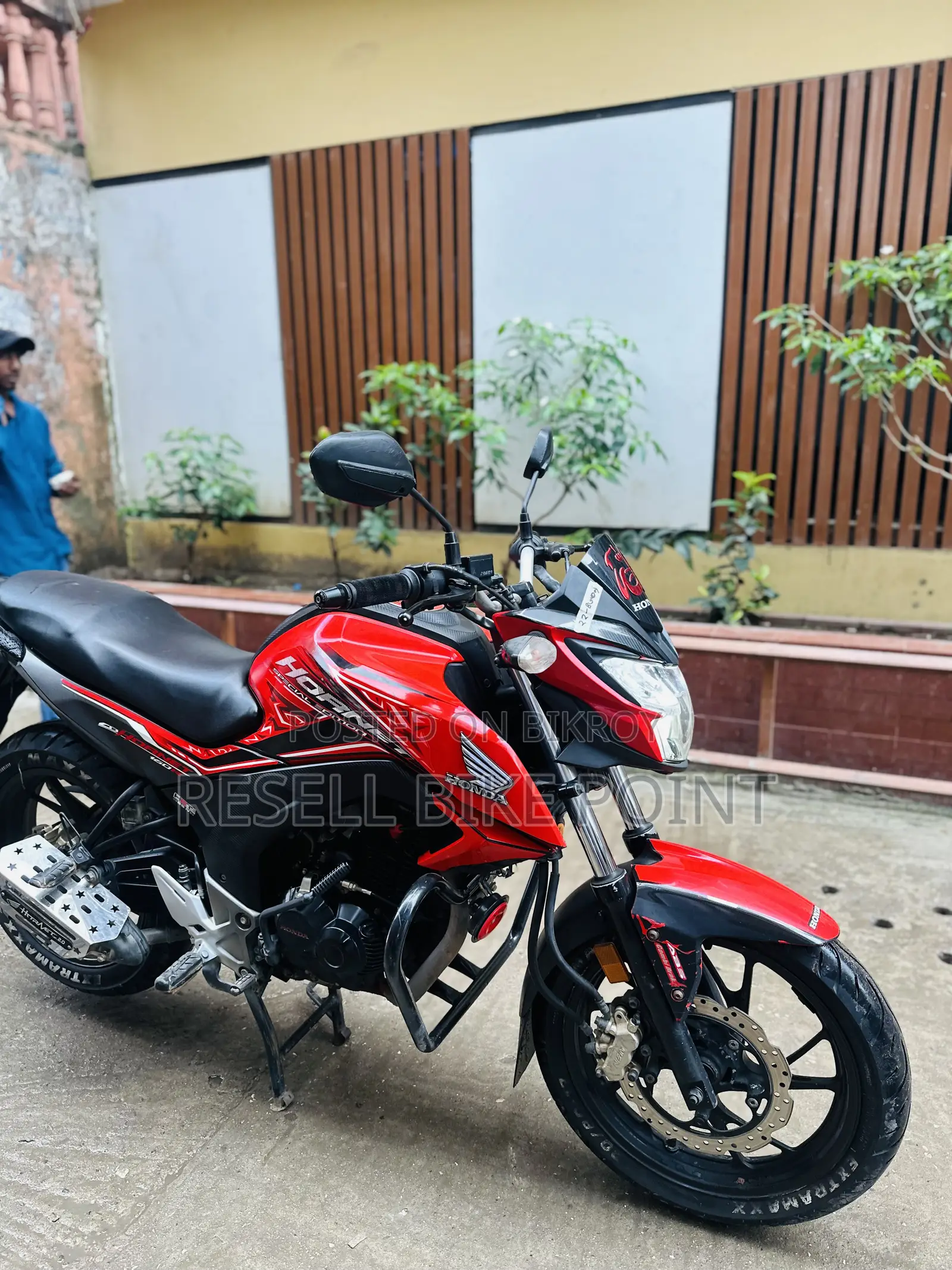 হোন্ডা হর্নেট ২০২০ লাল