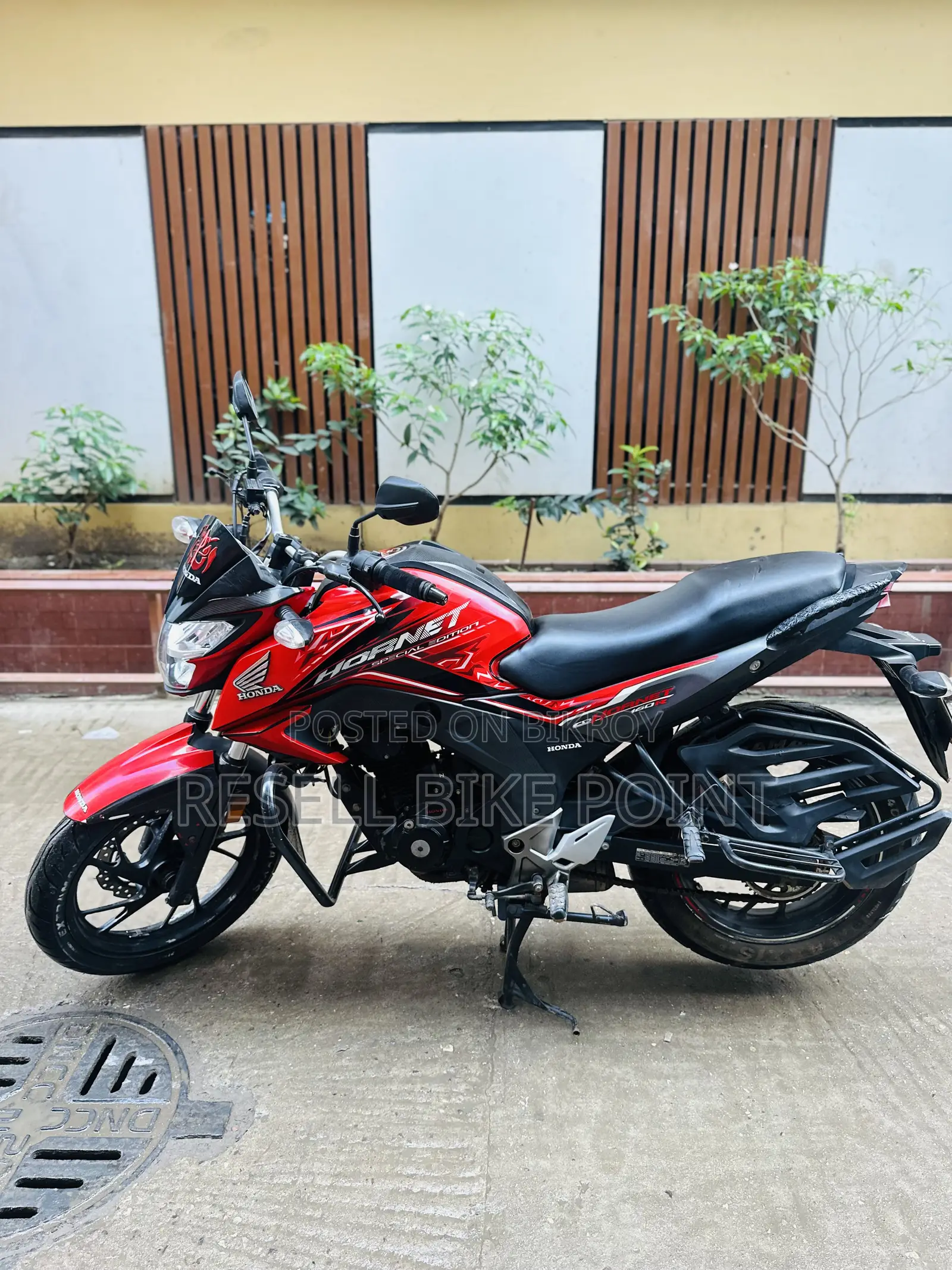 হোন্ডা হর্নেট ২০২০ লাল