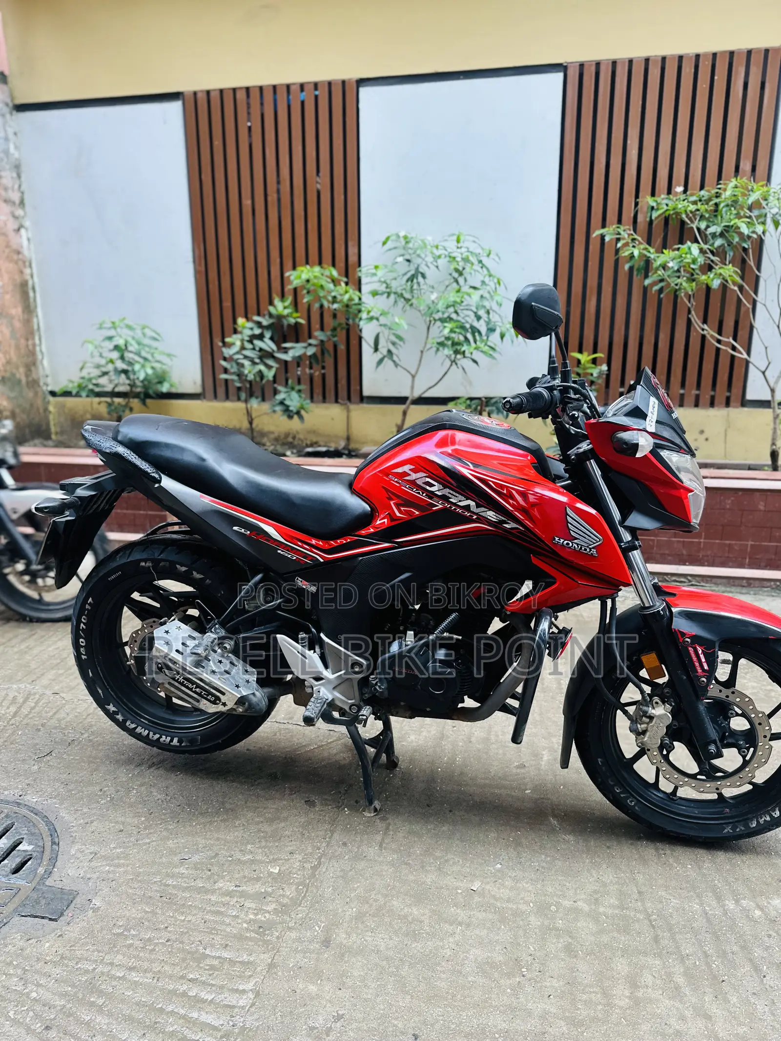 হোন্ডা হর্নেট ২০২০ লাল