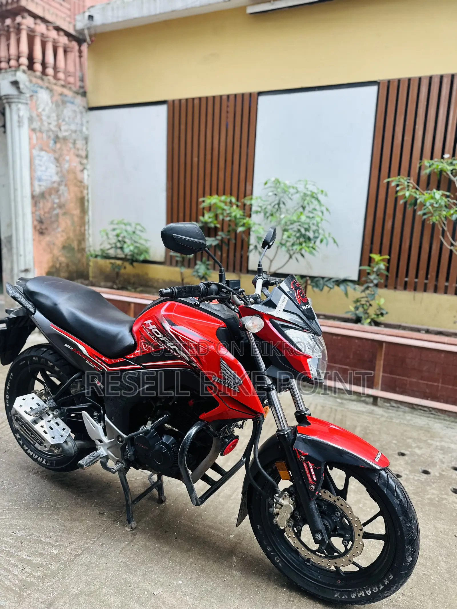 হোন্ডা হর্নেট ২০২০ লাল