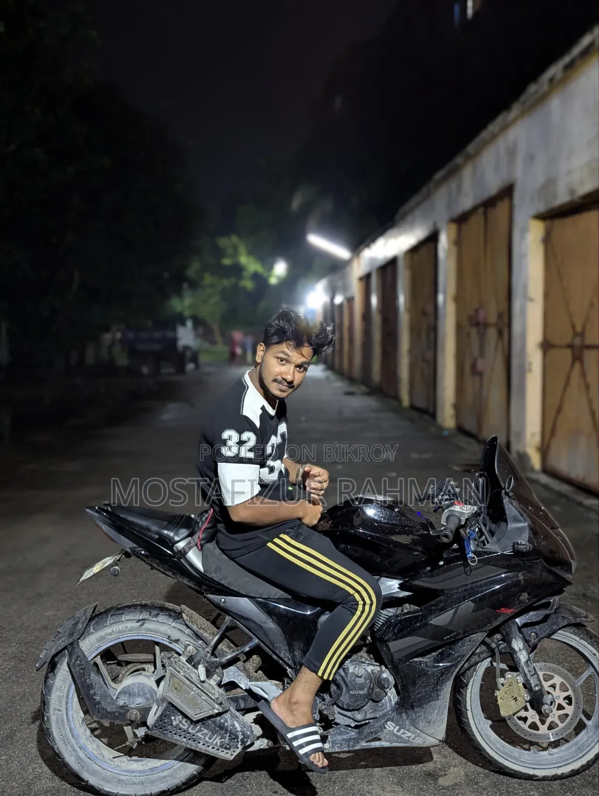 সুজুকি জিক্সার ২০১৮ কালো