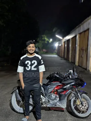 সুজুকি জিক্সার ২০১৮ কালো