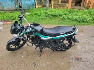বাজাজ ডিসকভার ১১০ ২০২২ কালো