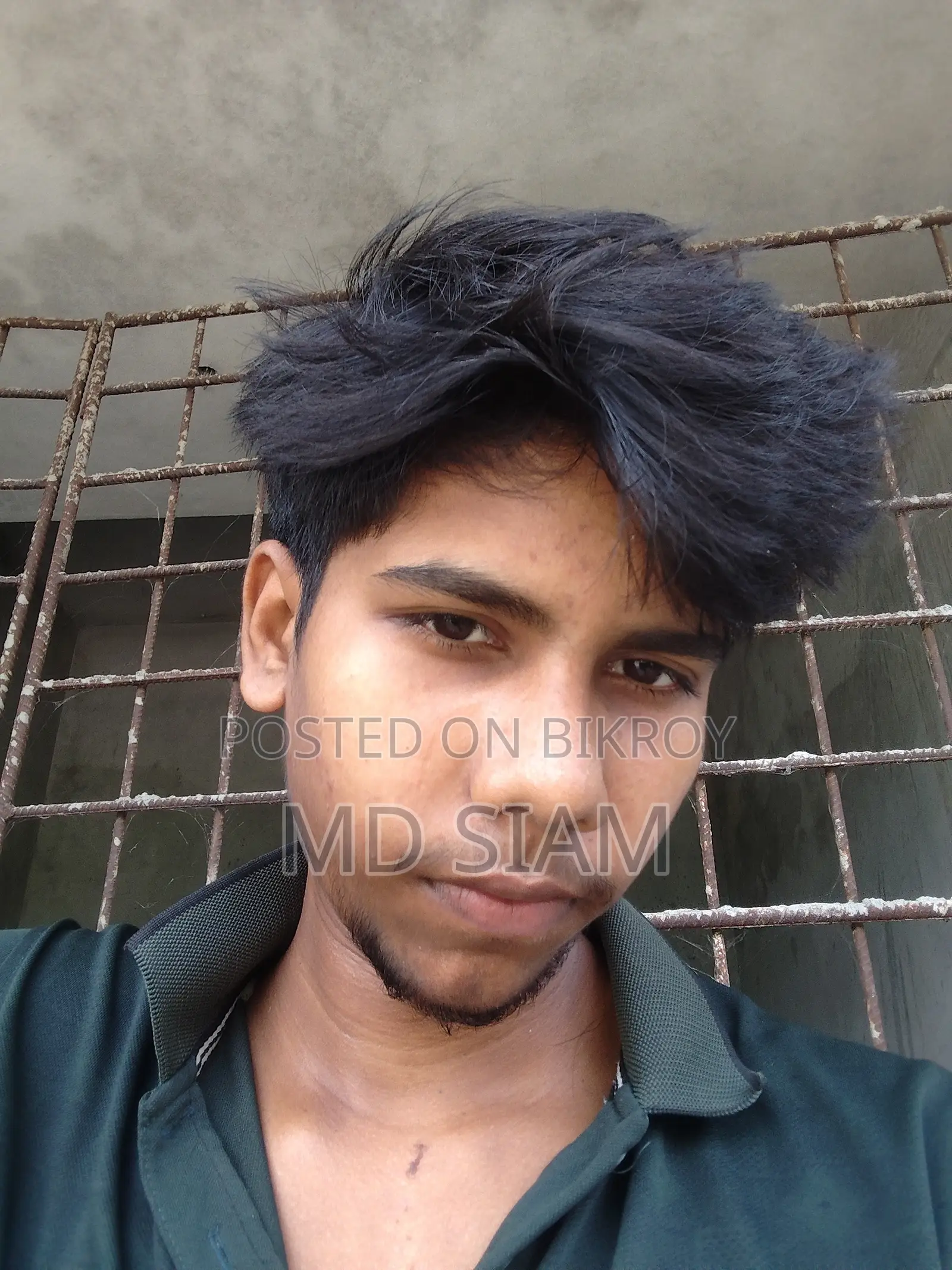 ভিআইপি গার্ড আবশ্যক।