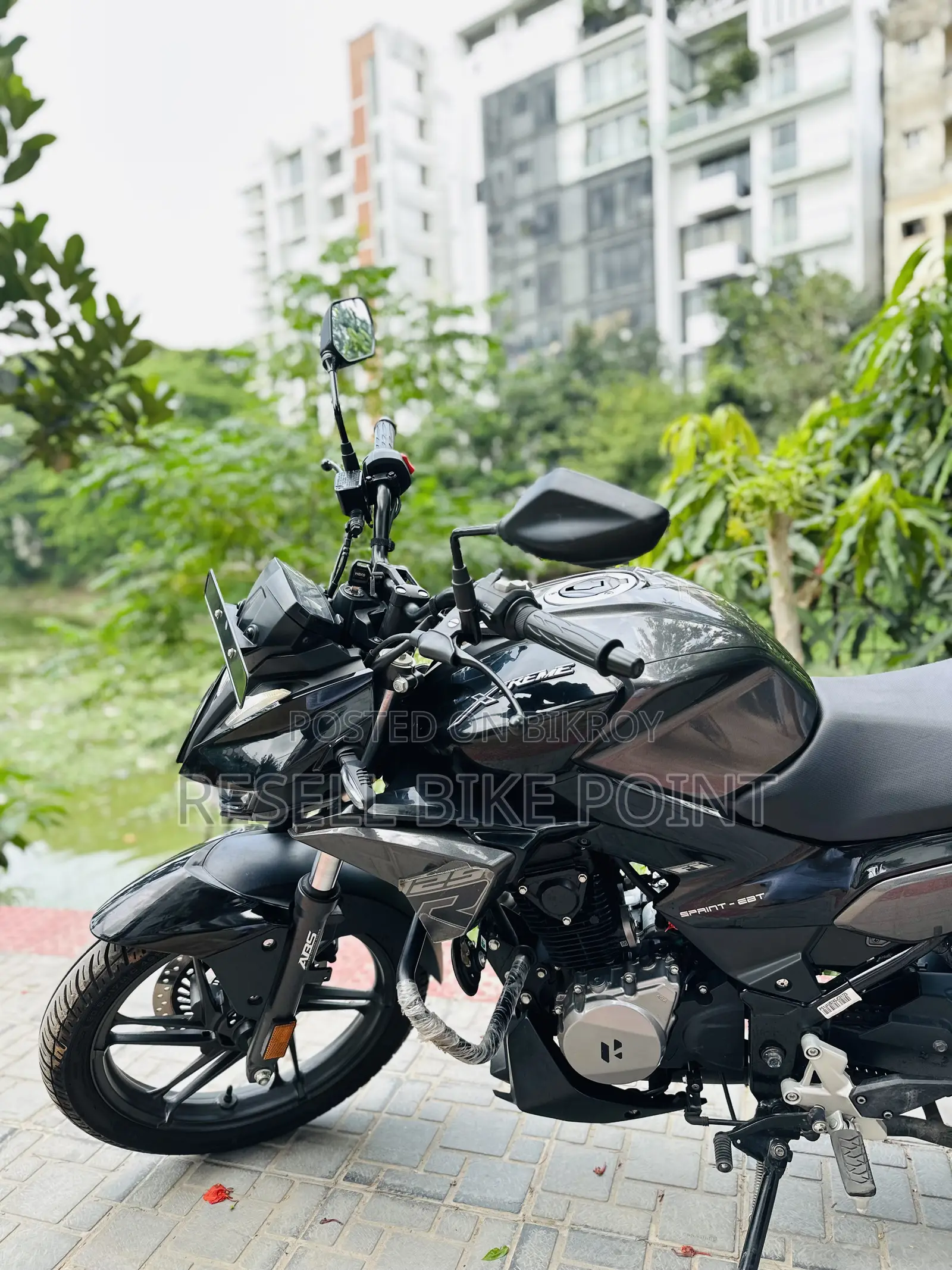 Hero Xtreme 125R 2025 Black