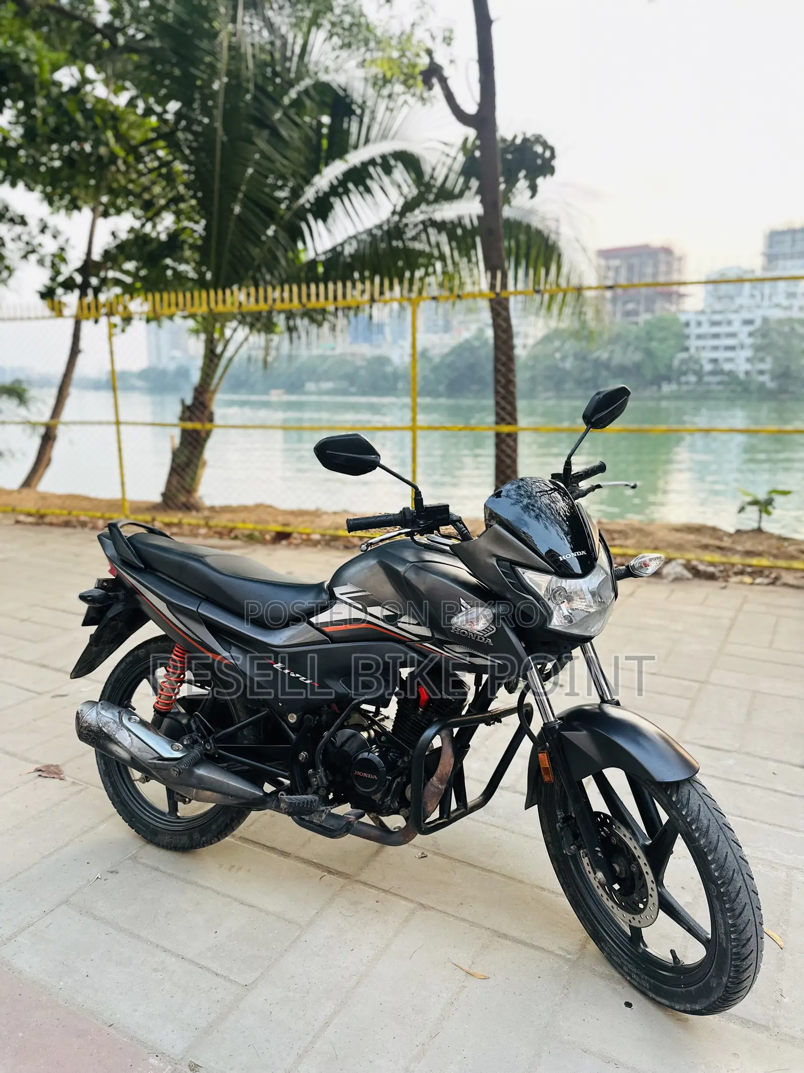 হোন্ডা লিভো ২০২২ গ্রে