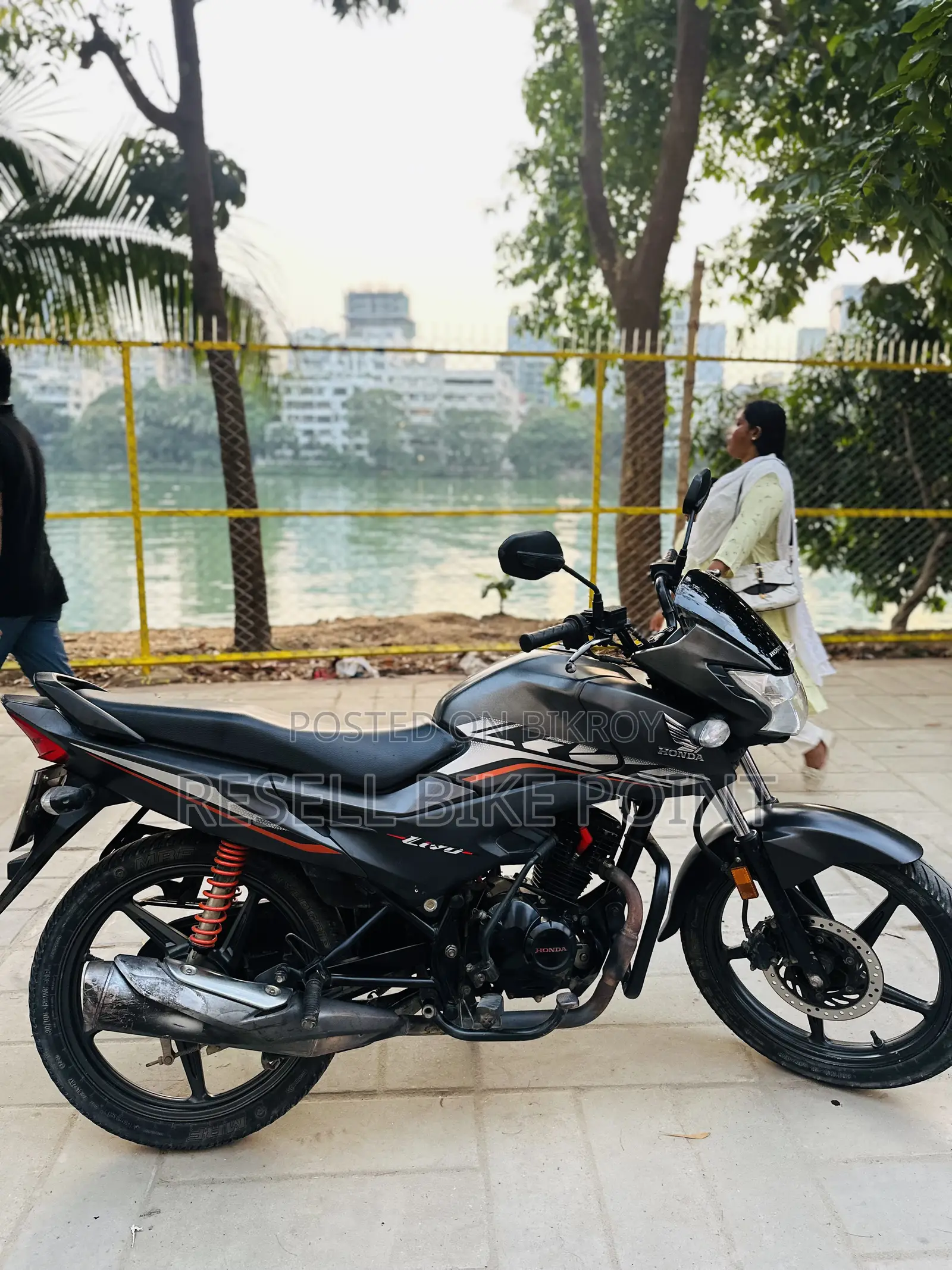 হোন্ডা লিভো ২০২২ গ্রে