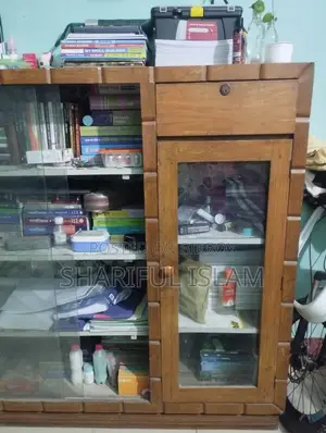 উডেন শোকেস / বুকশেলফ