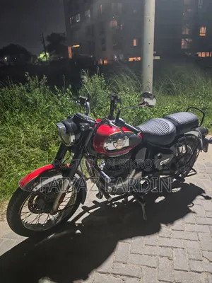 রয়েল এনফিল্ড ক্লাসিক ৩৫০ ২০২৫ লাল