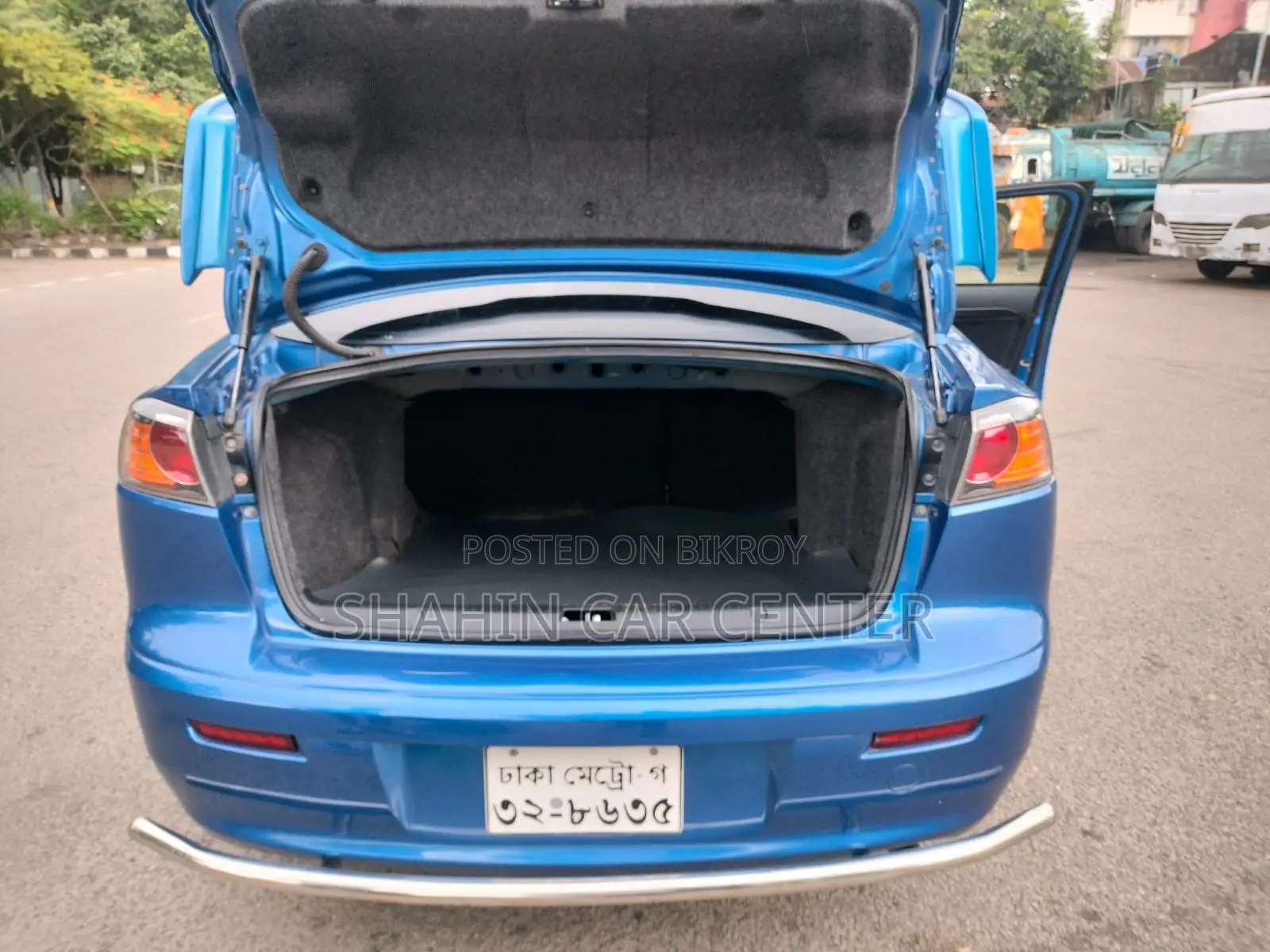মিতসুবিশি ল্যান্সার ২০১৭ নীল