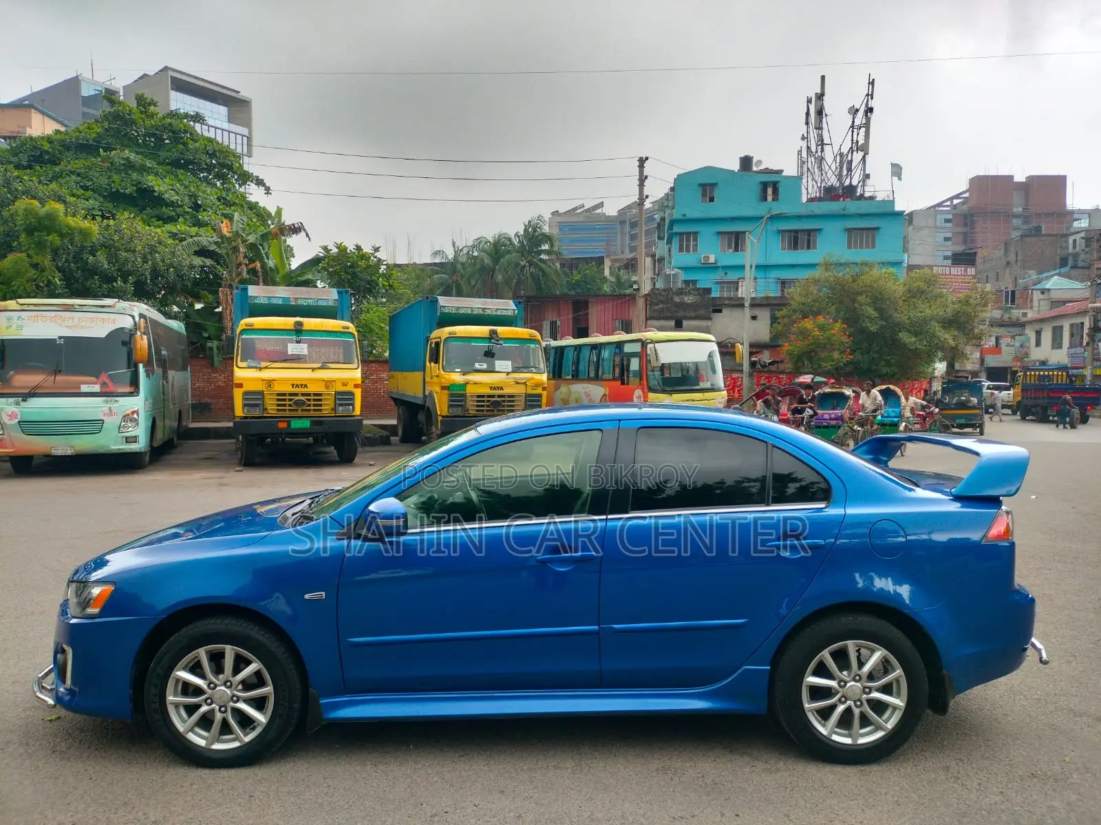 মিতসুবিশি ল্যান্সার ২০১৭ নীল