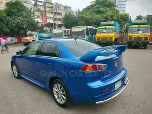 মিতসুবিশি ল্যান্সার ২০১৭ নীল