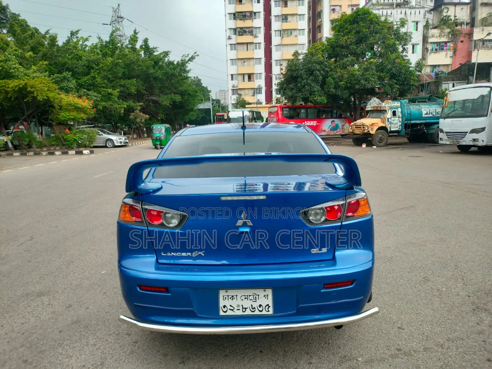 মিতসুবিশি ল্যান্সার ২০১৭ নীল