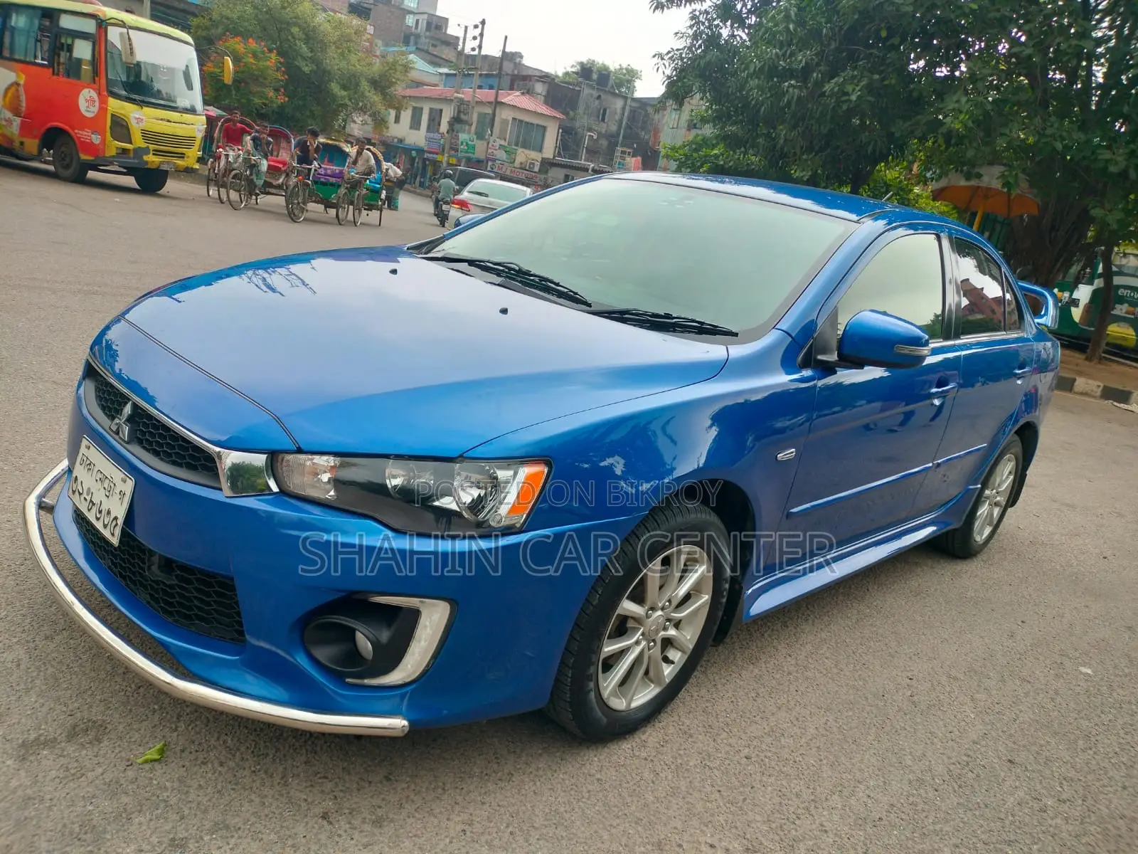 মিতসুবিশি ল্যান্সার ২০১৭ নীল
