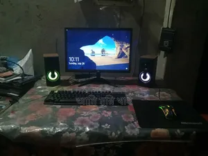 Desktop Computer Microsoft 8GB Intel Core 5 SSD 256GB