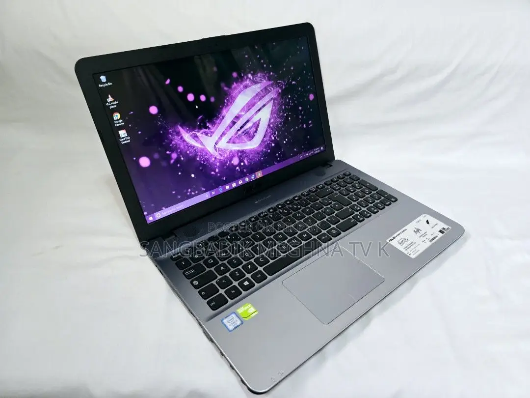 Laptop Asus 3GB Intel SSD 256GB