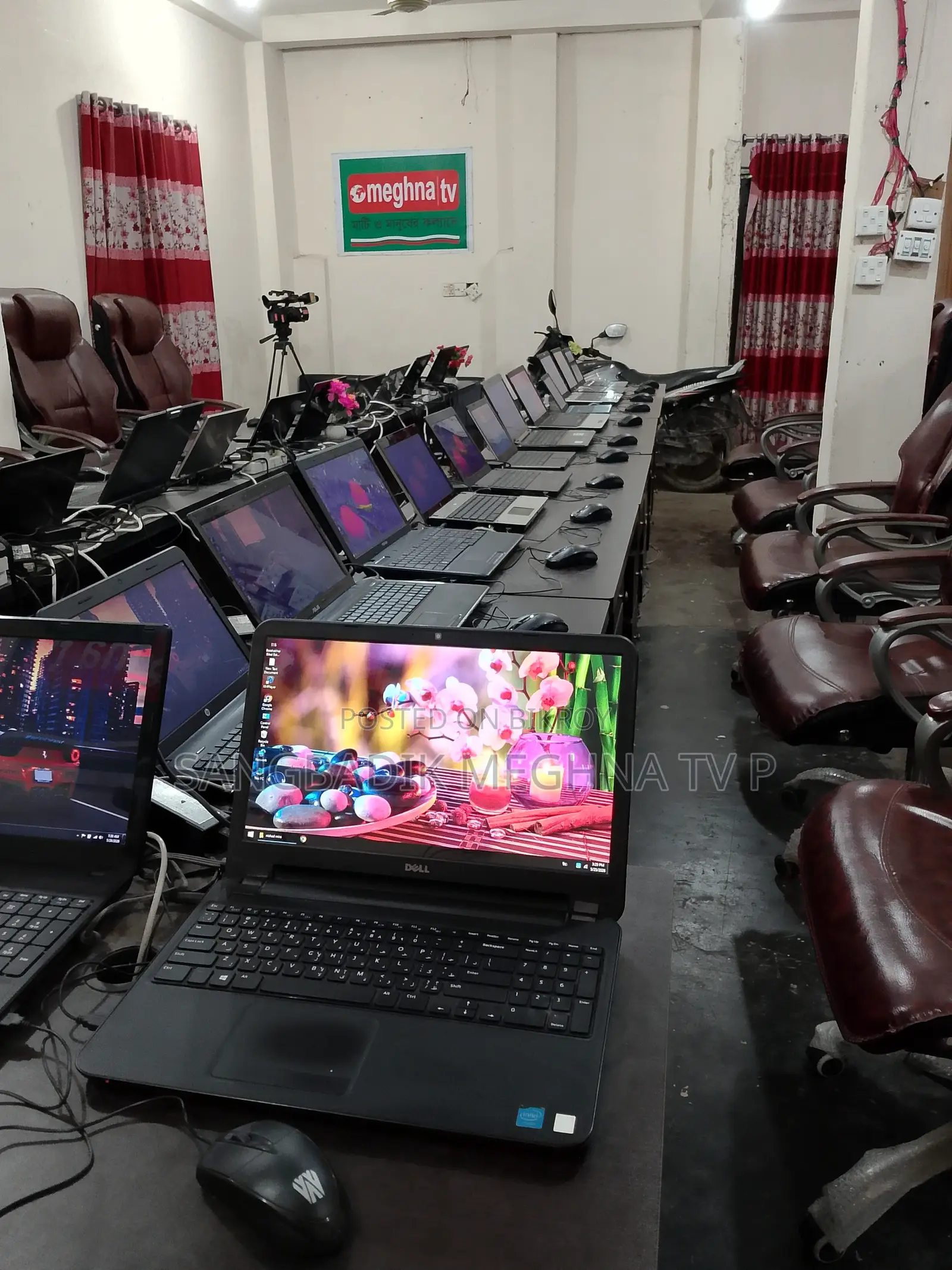 ল্যাপটপ ডেল ৮জিবি এএমডি রাইজেন এসএসডি ৫১২জিবি